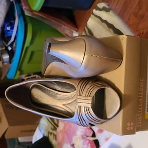 Champagne Peep toe shoes